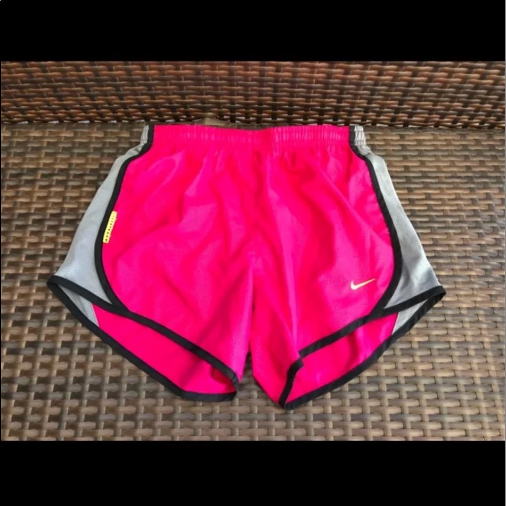 Nike tempo youth large shorts
